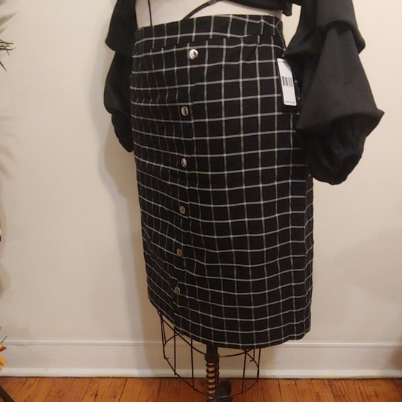 New in my closet with and without tags - Picture 4 of 7